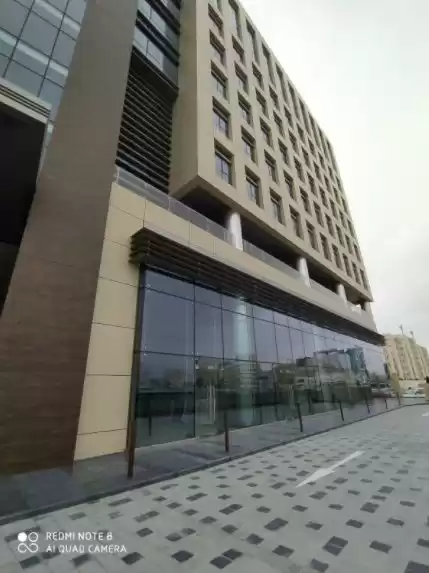 تجاري عقار جاهز نصف مفروش مكتب  للإيجار في الدوحة #13223 - 1  صورة 